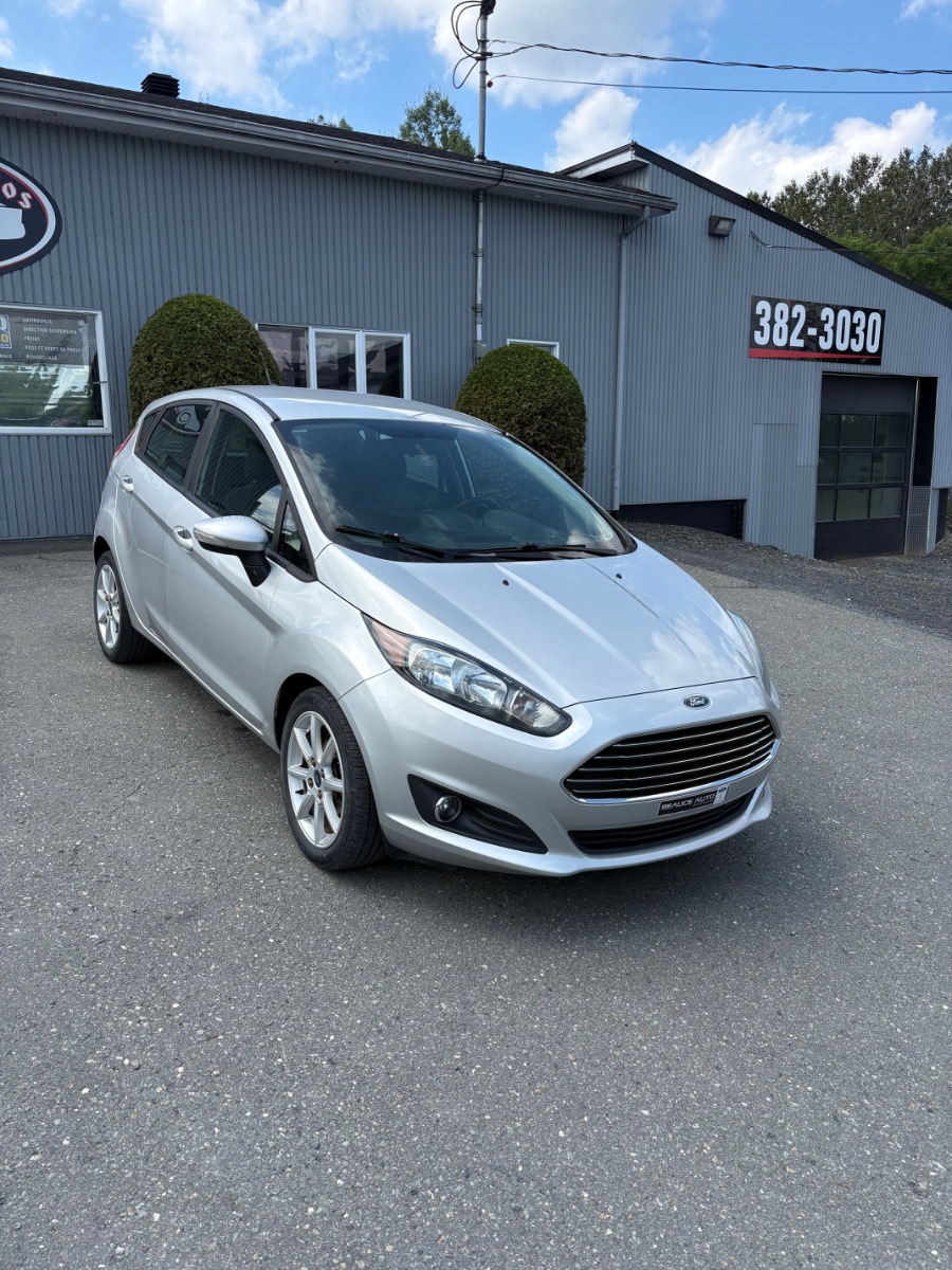 Ford Fiesta SE 2015